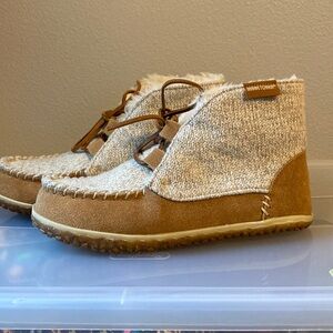 Minnetonka Torrey Boots